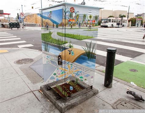 Street art on electric boxes in San Diego, CA : 